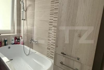 Apartament cu 2 camere semidecomandat, mobilat în Tractorul - 3