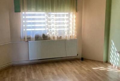 Casa de vanzare Lugoj 2etj+ mansarda la parter 2 magazine deja inchiriate - 4