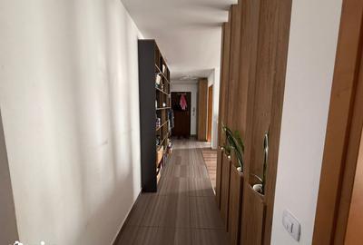 Apartament cu 3 camere în Drumul Taberei