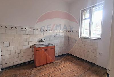 Casă cu 3 camere cu Teren 533 Mp în Central - 14