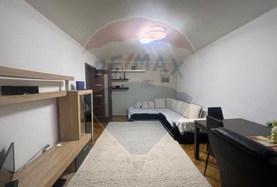 De inchiriat-zona Minis-3 camere