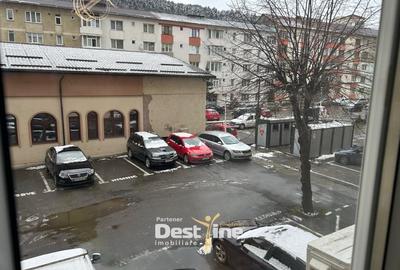 Apartament cu 3 camere semidecomandat în Central - 12