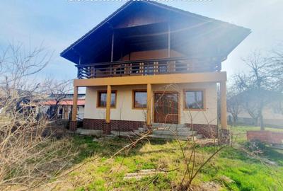 Casa D+P+M, situata in Arcani (Campofeni) - 1