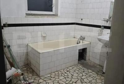 Casă cu 5 camere cu Teren 60 Mp în Titulescu - 7