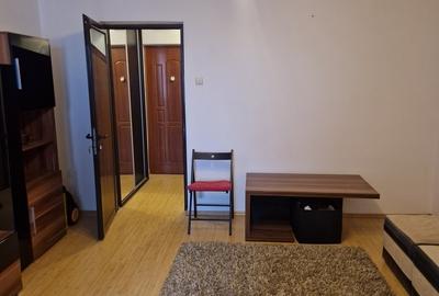 Iancului, Obor chiar langa metroul Iancului, langa Liceul Hasdeu - 9