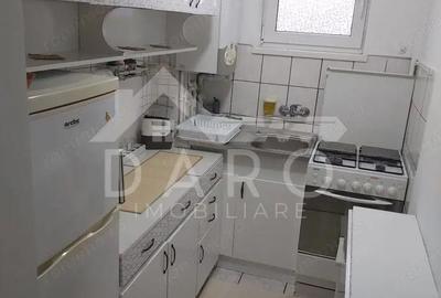 Apartament cu 3 camere decomandat în Rovinari - 5