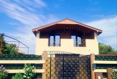 Casă cu 4 camere cu Canalizare în Km 5 - 5