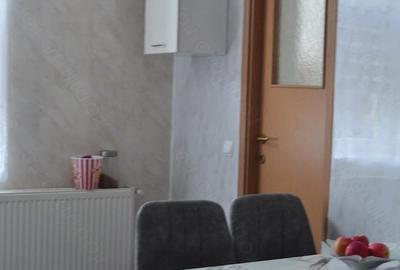Apartament cu 3 camere semidecomandat în Central - 2