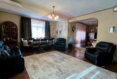 Casă cu Canalizare în Central - 4