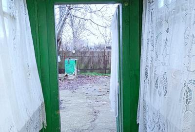 Vând casă bătrânească, sau schimb - 1