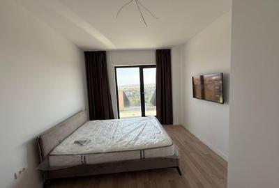 Apartament cu 2 camere semidecomandat, mobilat în Km 5 - 32