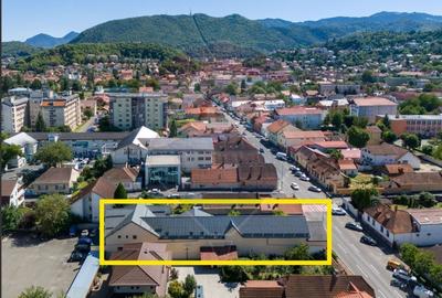 Cladire generoasa P+E+M, ideala pentru afaceri si locuit confortabil! - 2