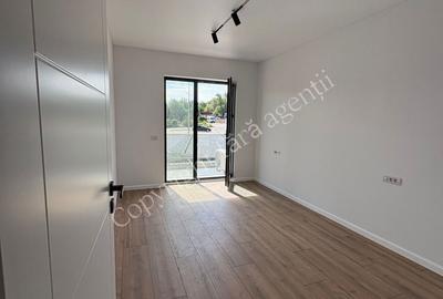 Spațiu comercial, de 50 mp, în Central - 4