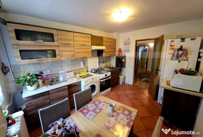 Apartament cu 4 camere decomandat în Calea Moldovei - 1