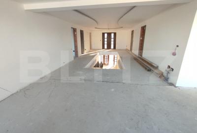 Casă cu 5 camere cu Teren 2000 Mp în Central - 11
