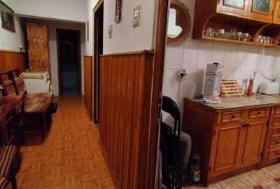 Apartament cu 3 camere semidecomandat în Central - 9