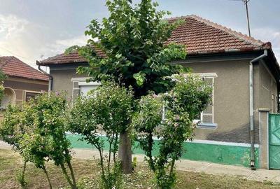 Casă cu 4 camere cu Teren 120 Mp în Iratoșu - 1