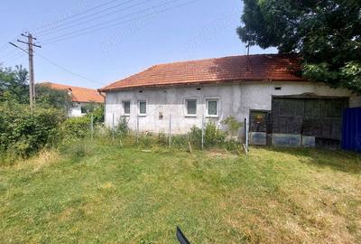 Casă cu 4 camere în Central - 1