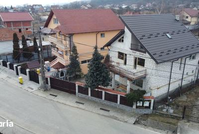 Casă cu 4 camere cu Teren 200 Mp în Central - 8