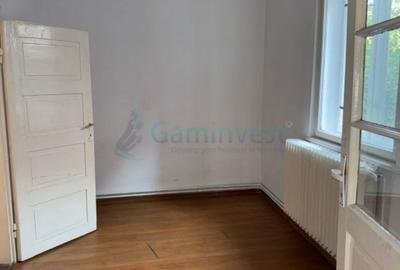 Casă cu 4 camere cu Teren 300 Mp în Central - 3