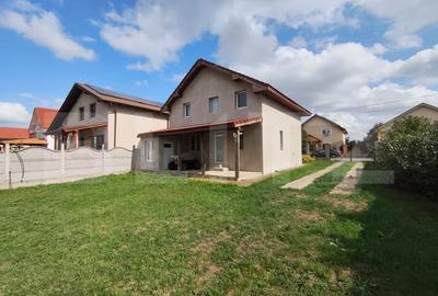 De vanzare casa mobilata complet, racordata la toate utilitatile in Santandrei - 18