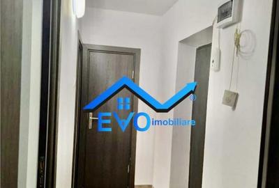 Se vinde, apartament o camera, decomandat, etajul 3, Lunca C - 4