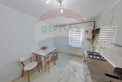 Apartament cu 3 camere decomandat, mobilat în Est
