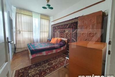 Casă cu 6 camere cu Teren 2387 Mp în Central