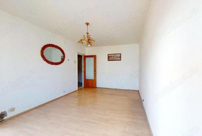 Apartament cu 3 camere decomandat în Sebastian