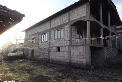 Casă cu 8 camere cu Teren 1900 Mp în Central - 6