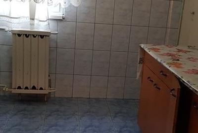 Apartament cu 3 camere decomandat în Colentina