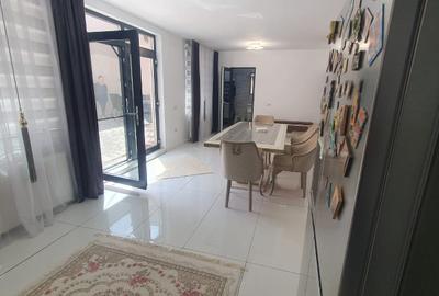 Tomis 2-casa 4 camere decomandate - 8