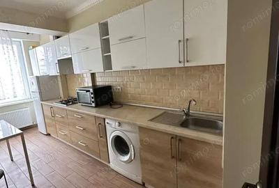 Garsonieră decomandată în Gorjului