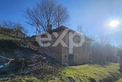 Casă individuală cu 3 camere cu Teren 300 Mp în Stâlpeni - 2