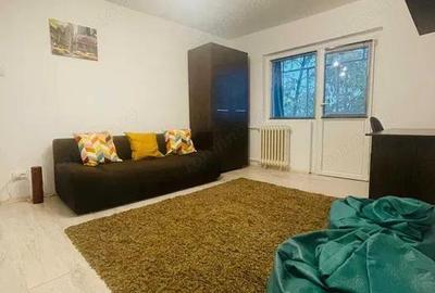 Apartament cu 2 camere semidecomandat în Olimpia-Stadion