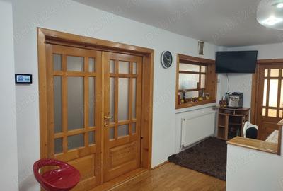 Apartament cu 3 camere decomandat în Central - 2