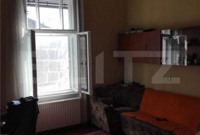 Casă cu 5 camere cu Teren 2100 Mp în Titulescu