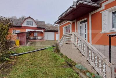 Casă cu 4 camere cu Garaj în Central - 4