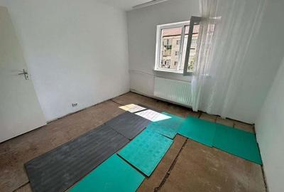 2 camere. Decomandat. Disponibil IMEDIAT - 4