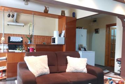 Apartament cu 3 camere decomandat în Central - 2