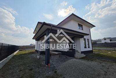Casă individuală cu 5 camere cu Canalizare în Arhitecților - Calea Cisnădiei - 1