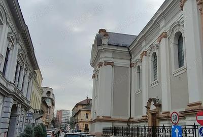 Spațiu comercial, de 62 mp, în P-ța Unirii