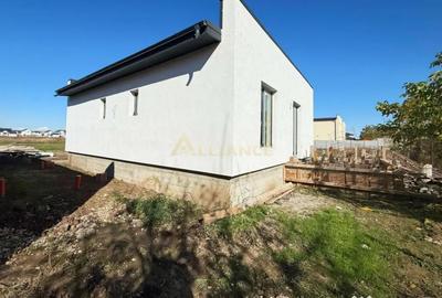 Apartament cu 4 camere decomandat în Berceni - 1