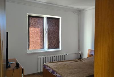 Apartament cu 3 camere decomandat în Gorjului - 2
