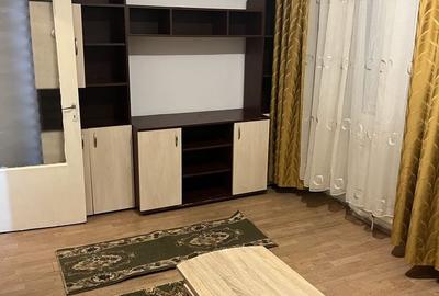 Garsonieră decomandată în UTA - 4