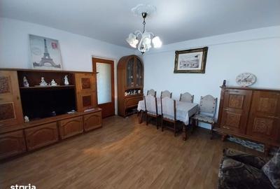 Apartament cu 3 camere semidecomandat în Central - 3