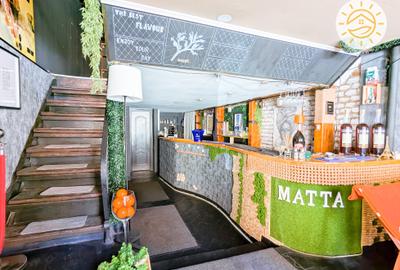 Spatiu comercial cu vitrina la strada in Centrul Istoric - 2