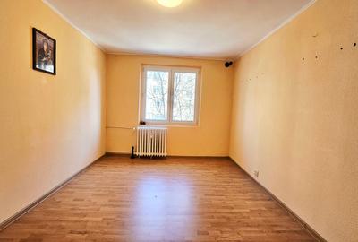 Apartament cu 3 camere semidecomandat în Costin Georgian - 7
