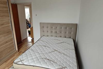 Apartament cu 3 camere semidecomandat, mobilat în Berceni