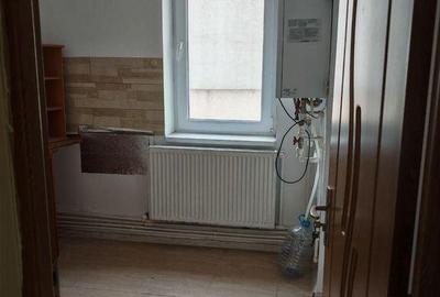 Apartament cu 3 camere decomandat în Peninsula